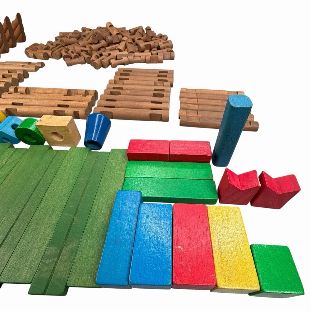 Lincoln Logs 162 Piece Mixed Set Wooden Building Toy Cabin Plus 20 Random Blocks - Picture 2 of 7